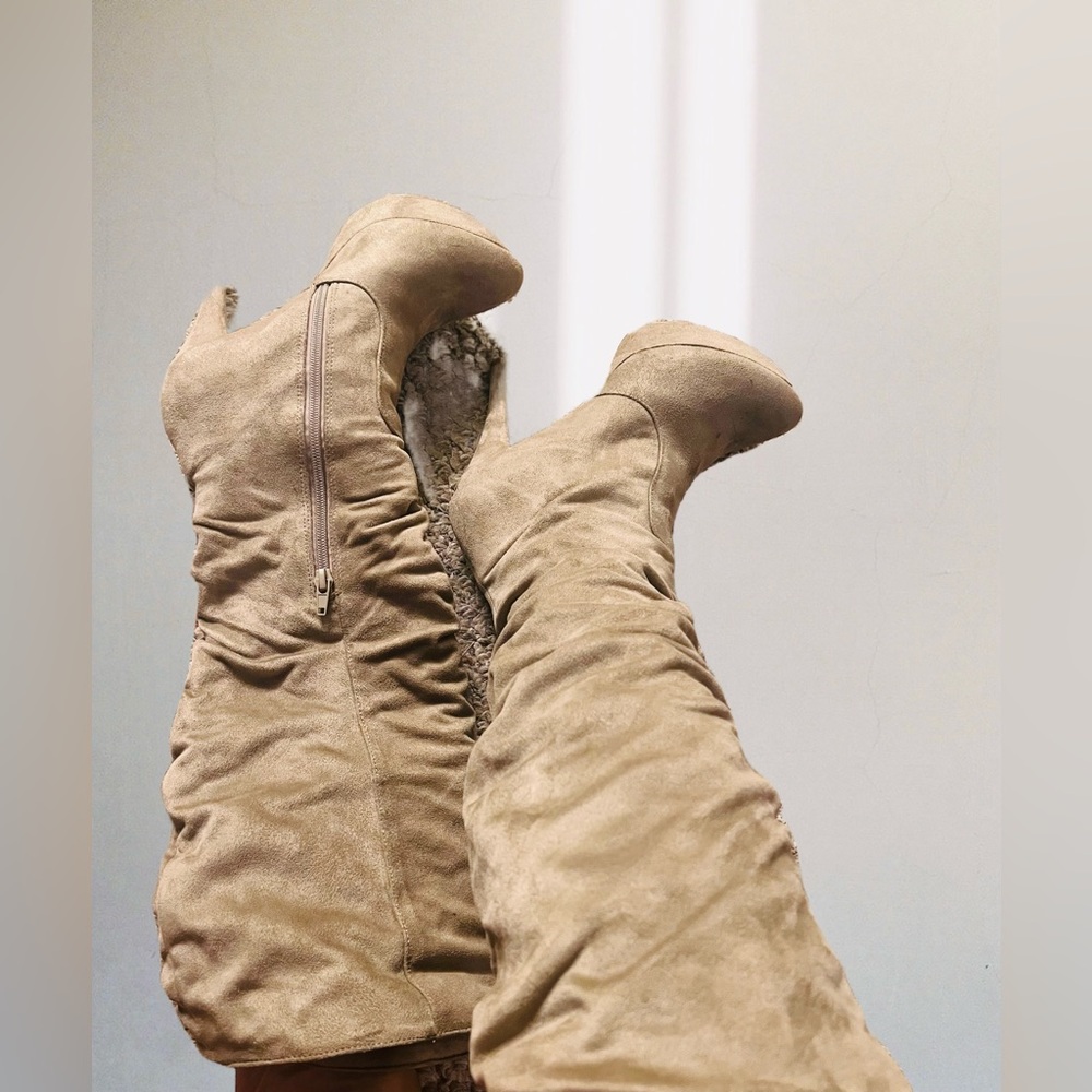 Stylish Tan Women's Boots